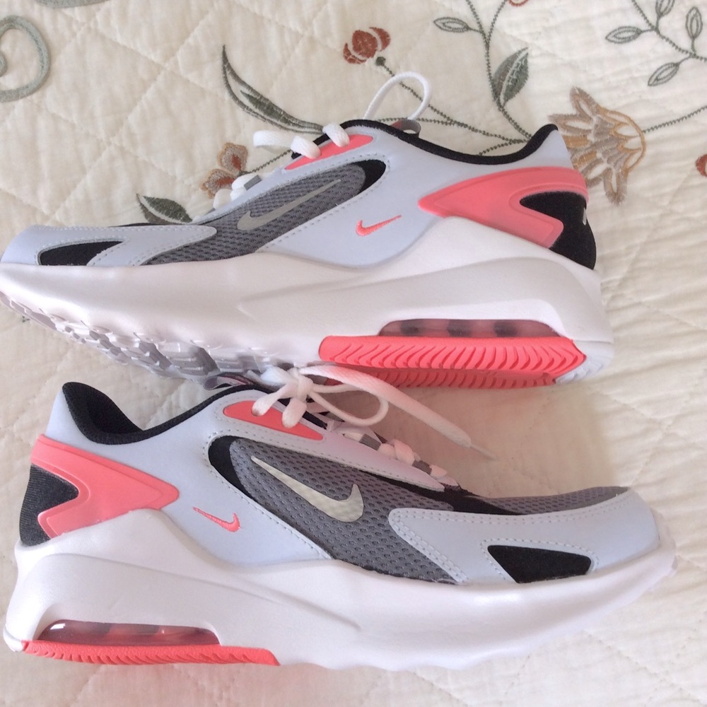 Nike Air max tennis shoes